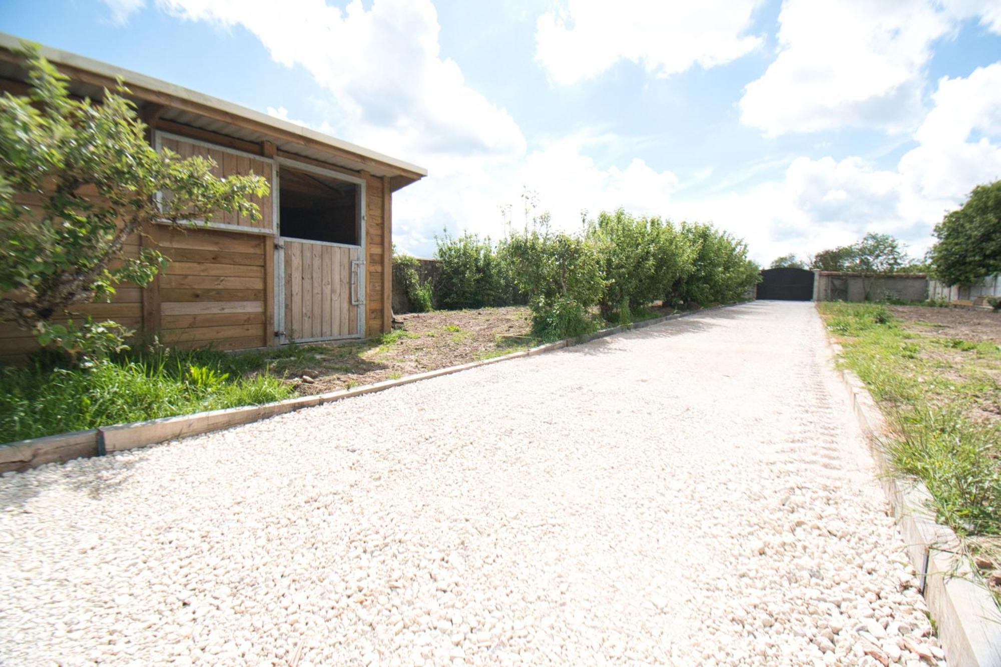 Le Relais Des Caleches - La Chaleureuse Bed & Breakfast Bu (Eure-et-Loir) Bagian luar foto