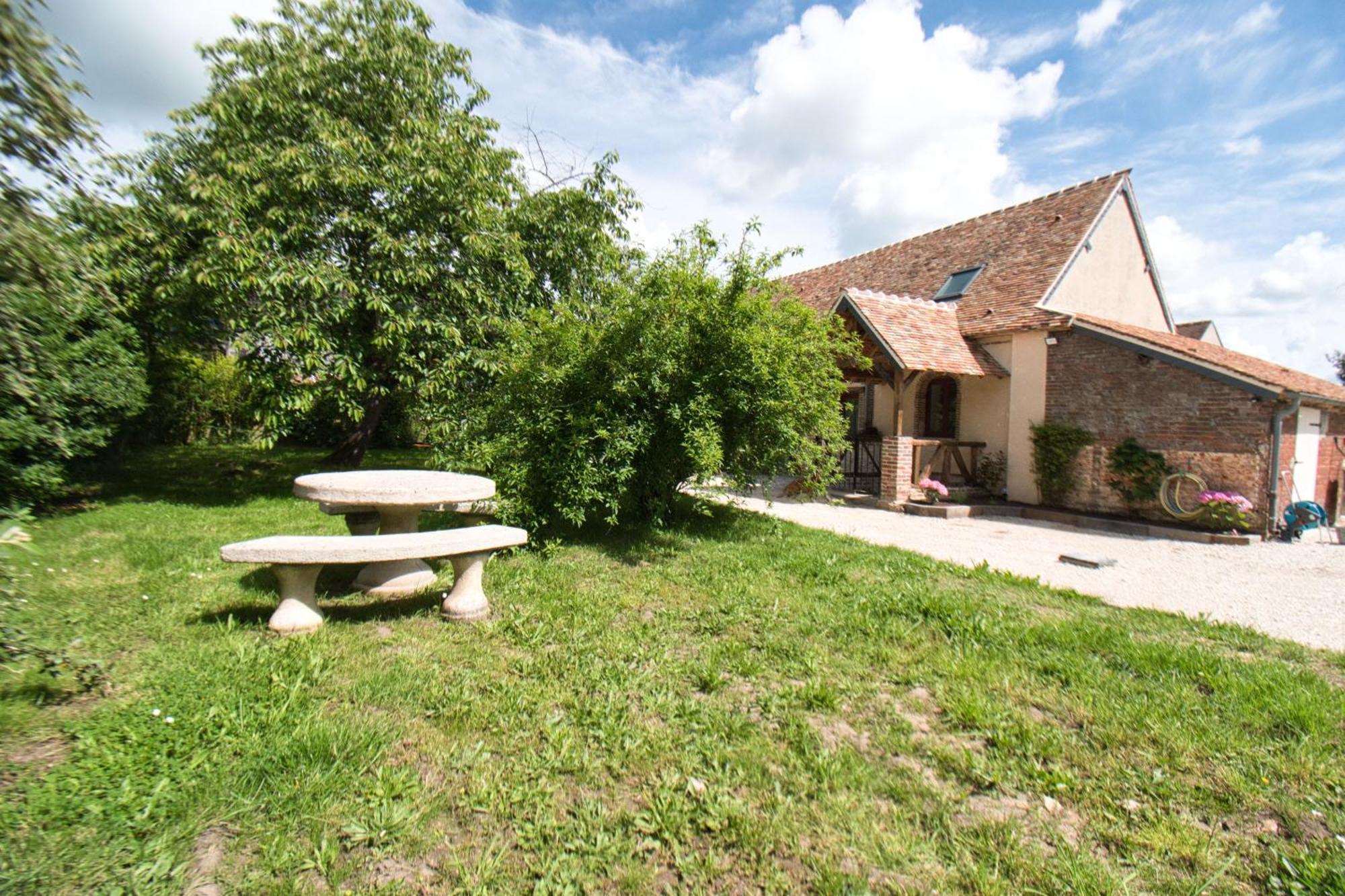 Le Relais Des Caleches - La Chaleureuse Bed & Breakfast Bu (Eure-et-Loir) Bagian luar foto